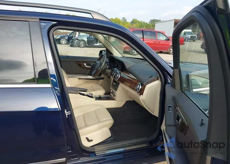 2015 Mercedes-Benz Glk 350 4Matic z USA, uszkodzony, nr VIN WDCGG8JB6FG435835